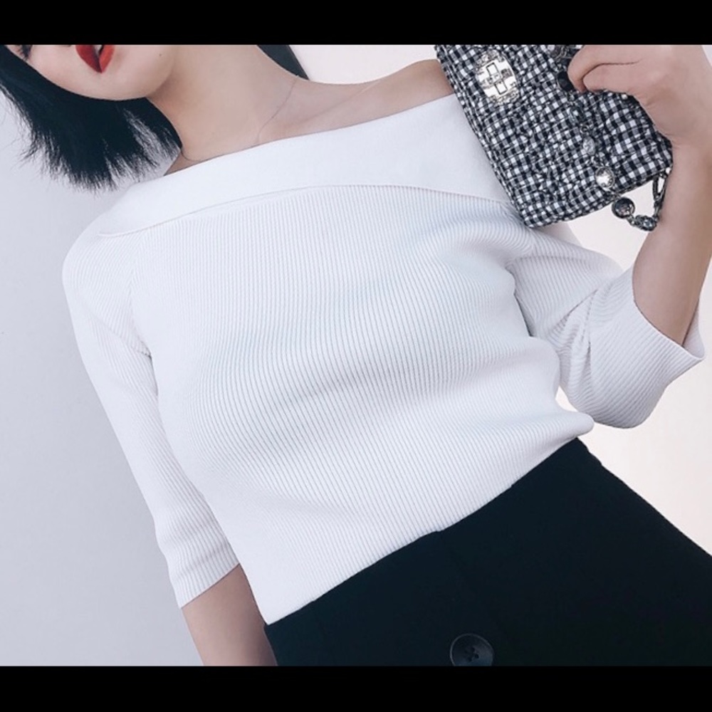 Irregular collar half sleeve top